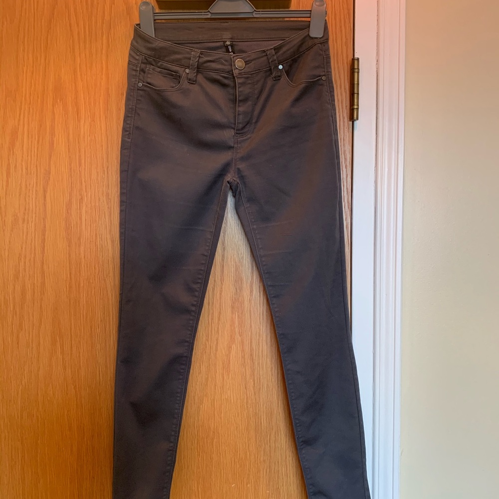 Design Lab Jeans - Picture 2 of 5